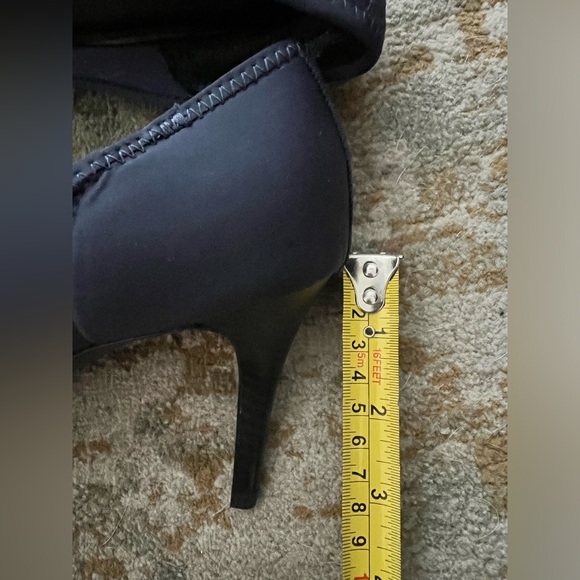 Simply Vera Wang - navy blue high heels (NWOT) - Picture 6 of 7